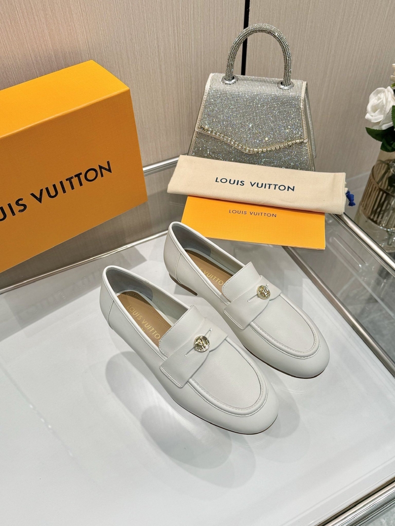 l0vis Vvtt0n loafers